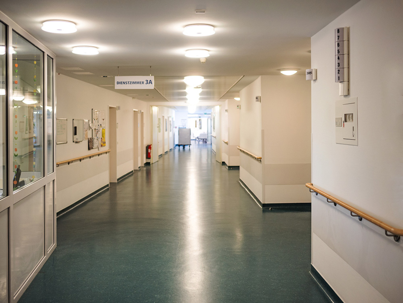 Feststell&shy;anlagen bei Muster Elektro in Musterstadt